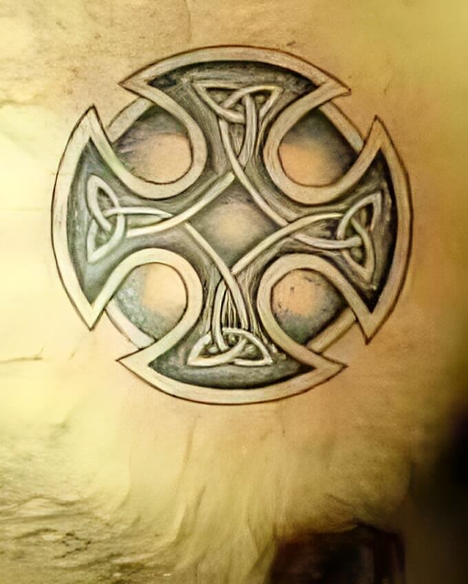 Keltenkreuz mit rundlicher Form